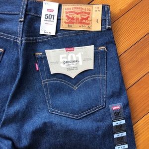 NWT 501 Original Fit Men’s Jeans With Button Fly